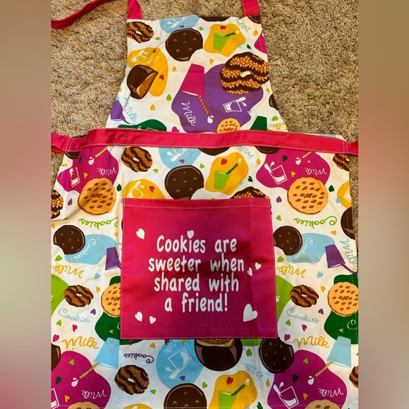 Little brownie 2 Aprons and Bandana - Picture 4 of 5